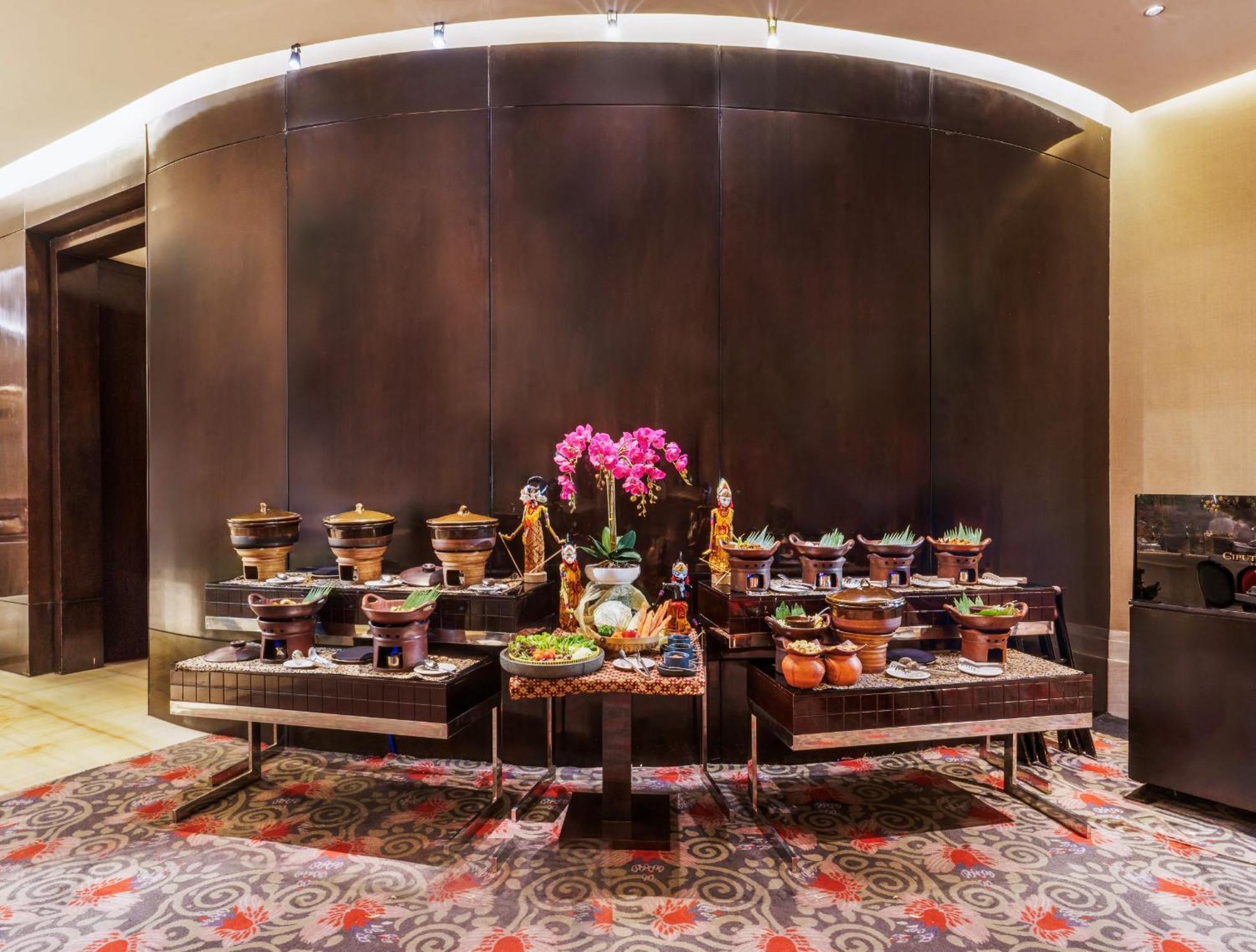 Hotel Ciputra World Surabaya Managed By Swiss-Belhotel International Exterior foto