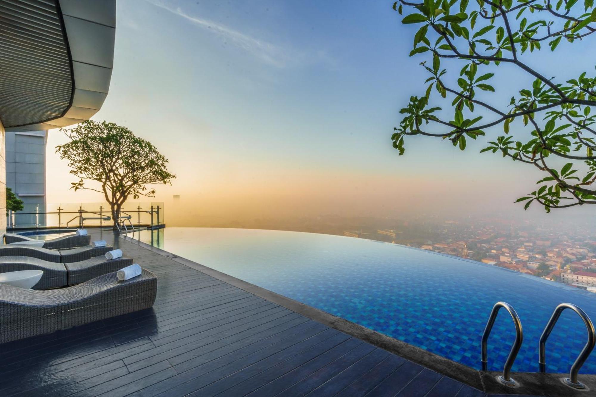 Hotel Ciputra World Surabaya Managed By Swiss-Belhotel International Exterior foto